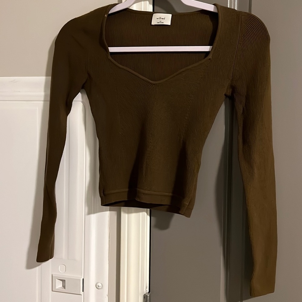 Womens Aritiza cropped long sleeve
